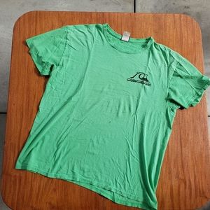 Quiksilver wave mountain graphic Tee Size L